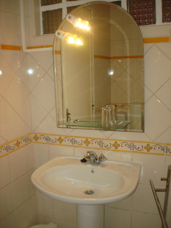 Pensao Residencial Luanda Hotel Tomar Szoba fotó